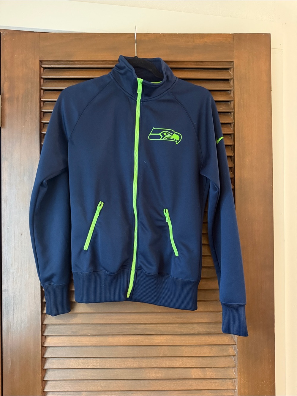 Nike Women’s Seahawks Zip Up